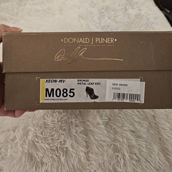 Donald Pliner High heel bootie - Picture 2 of 7